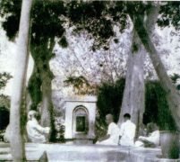 Narasimha Swamiji with devotees at Lendi Bagh
